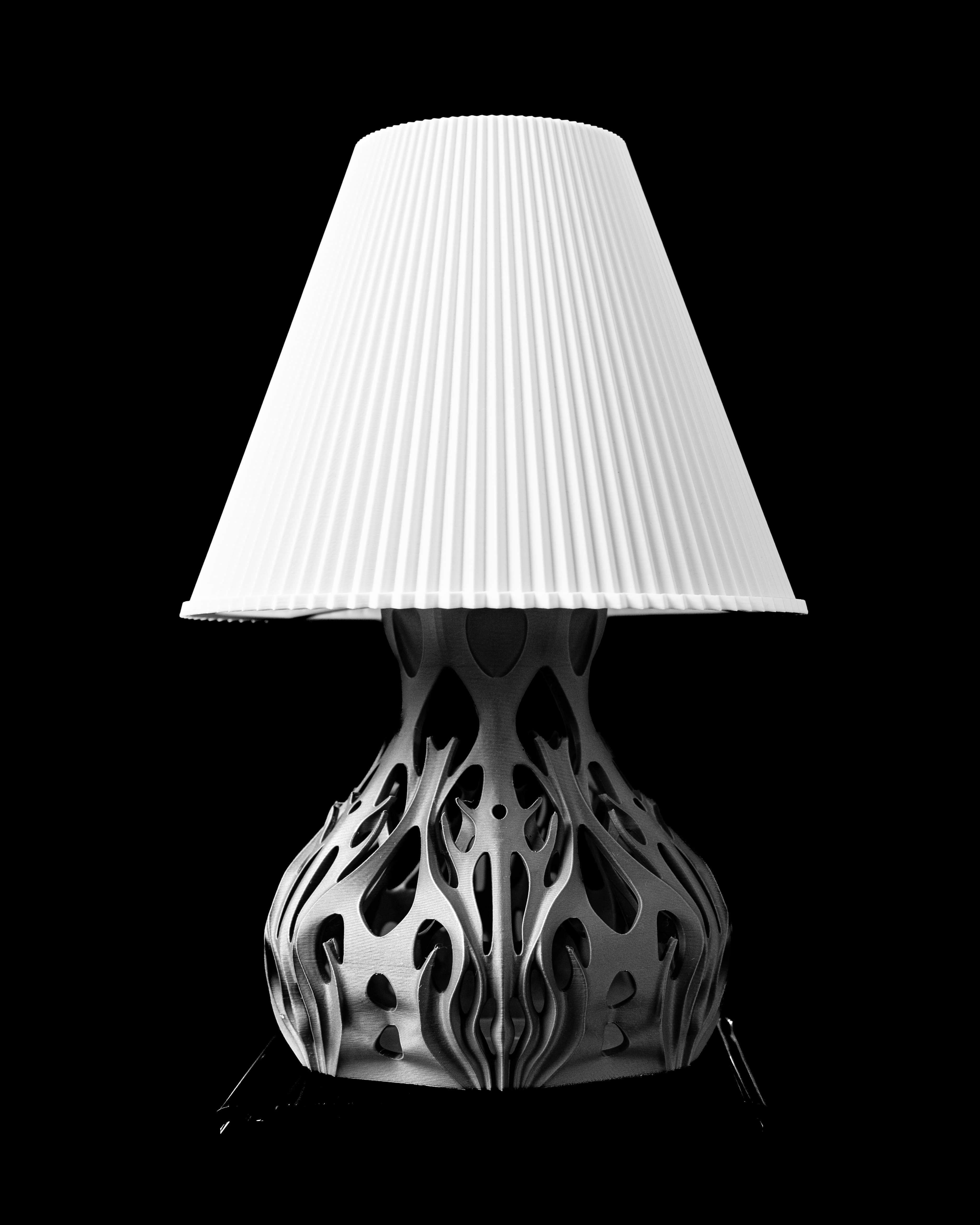 FLUTTERR Table Lamp